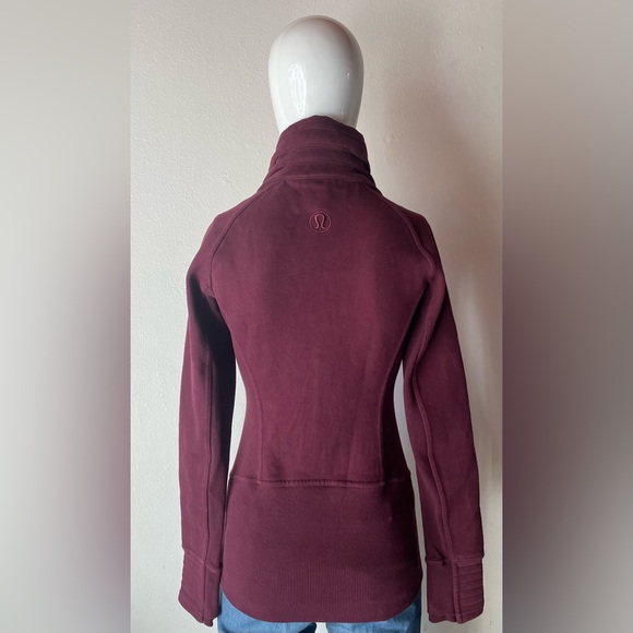 Lululemon Radiant II Full Zip Up Fitted Jacket. SZ 2 Garnet w/Cowell Neck - Picture 4 of 9